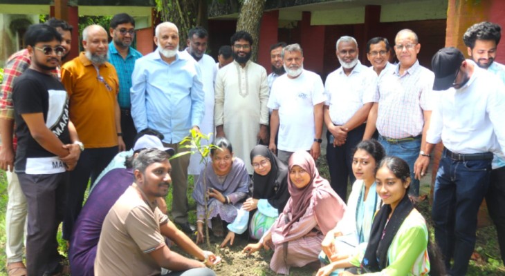 'বৃক্ষে বৃক্ষে সাজাই দেশ, সবার আগে বাংলাদেশ' : বাকৃবিতে বৃক্ষরোপণ কর্মসূচি